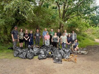 Upton Heath litter picking