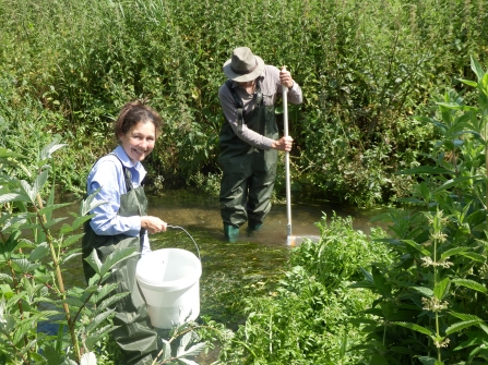 Riverfly volunteers in river © Angus Menzies 