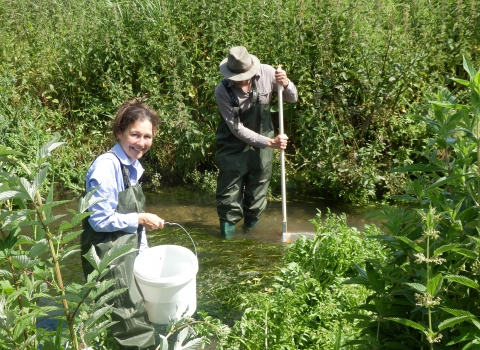 Riverfly volunteers in river © Angus Menzies 